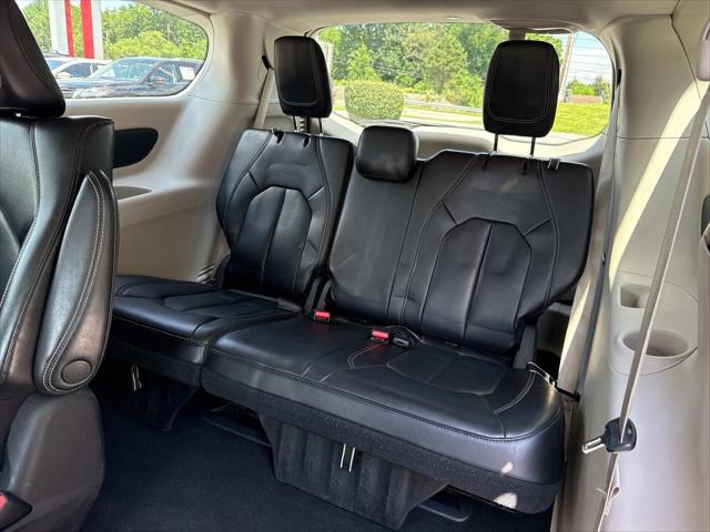 Photo of 2023 Bright White Clearcoat Chrysler Pacifica Hybrid