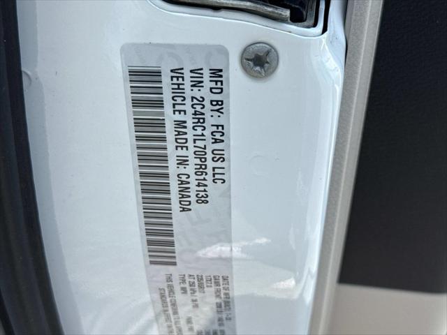 Photo of 2023 Bright White Clearcoat Chrysler Pacifica Hybrid