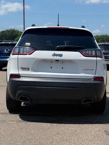 Photo of 2020 Bright White Clearcoat Jeep Cherokee