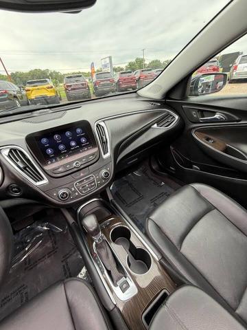 Photo of 2022 Mosaic Black Metallic Chevrolet Malibu