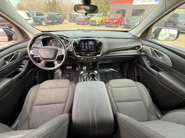Photo of 2020 Graphite Metallic Chevrolet Traverse