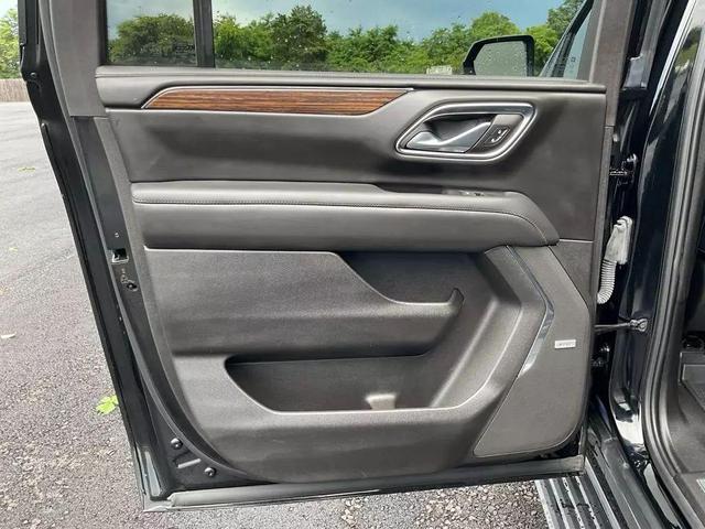Photo of 2023 Black Chevrolet Suburban