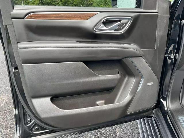 Photo of 2023 Black Chevrolet Suburban