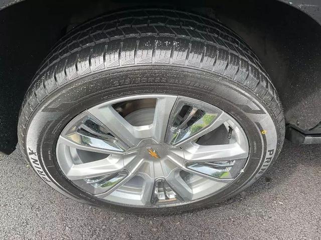 Photo of 2023 Black Chevrolet Suburban
