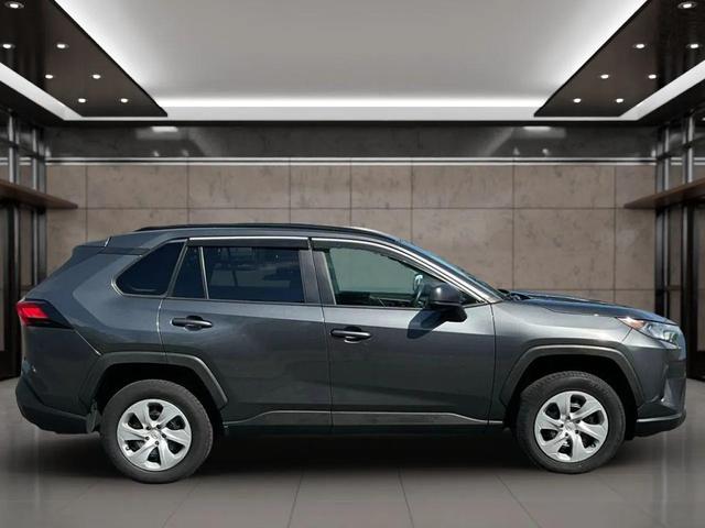 Photo of 2019 Magnetic Gray Metallic Toyota RAV4