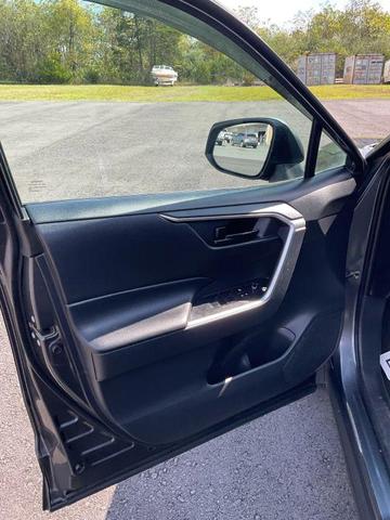Photo of 2019 Magnetic Gray Metallic Toyota RAV4