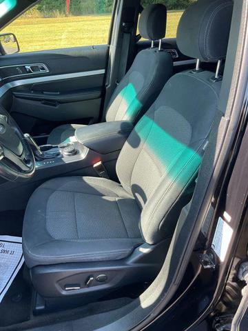 Photo of 2017 Shadow Black Ford Explorer