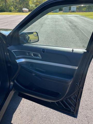 Photo of 2017 Shadow Black Ford Explorer