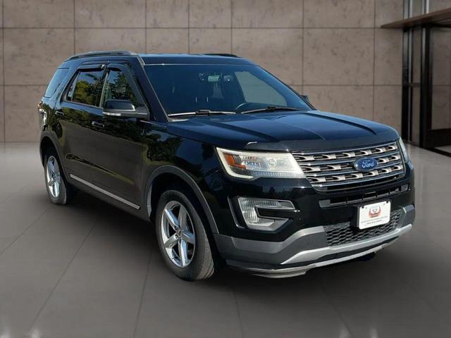 Photo of 2017 Shadow Black Ford Explorer