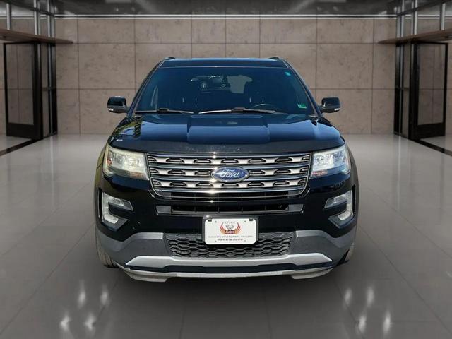 Photo of 2017 Shadow Black Ford Explorer