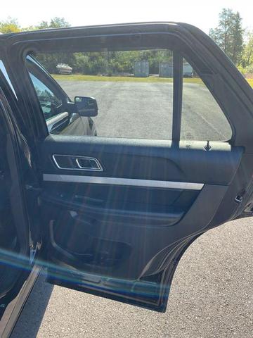 Photo of 2017 Shadow Black Ford Explorer
