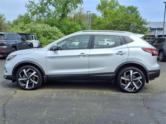 Photo of 2021 Brilliant Silver Metallic Nissan Rogue Sport
