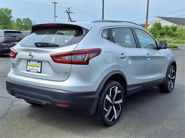 Photo of 2021 Brilliant Silver Metallic Nissan Rogue Sport