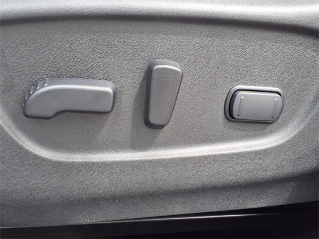 Photo of 2021 Brilliant Silver Metallic Nissan Rogue Sport