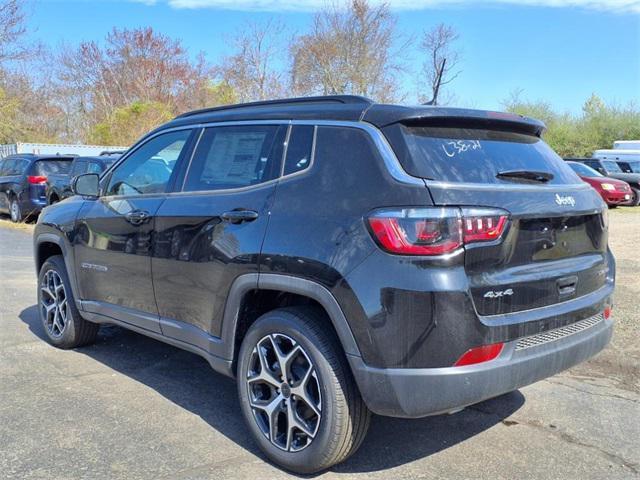 Photo of 2025 Diamond Black Crystal Pearlcoat Jeep Compass