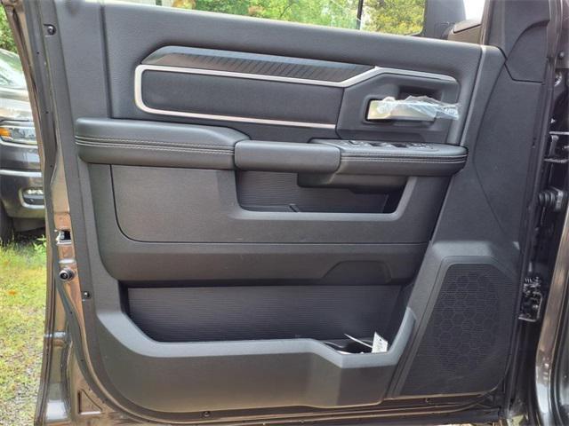 Photo of 2025 Granite Crystal Metallic Clearcoat RAM 2500