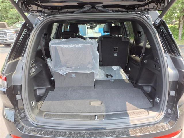 Photo of 2025 Diamond Black Crystal Pearlcoat Jeep Grand Cherokee L