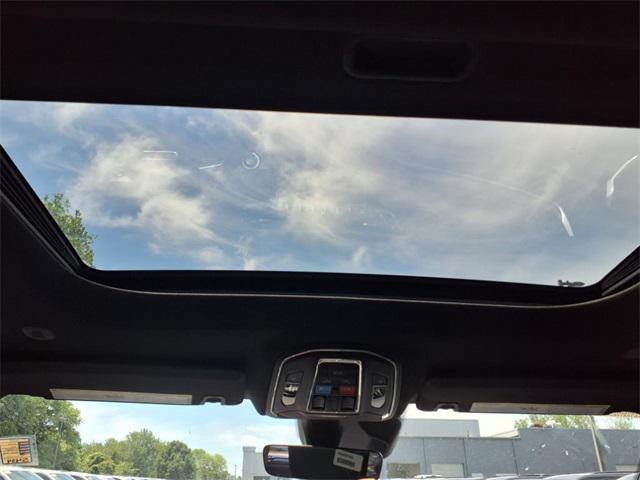 Photo of 2025 Baltic Gray Metallic Clearcoat Jeep Grand Cherokee L