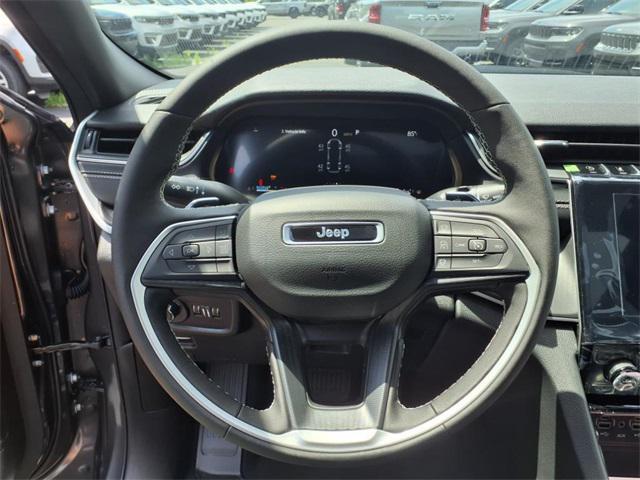 Photo of 2025 Baltic Gray Metallic Clearcoat Jeep Grand Cherokee L