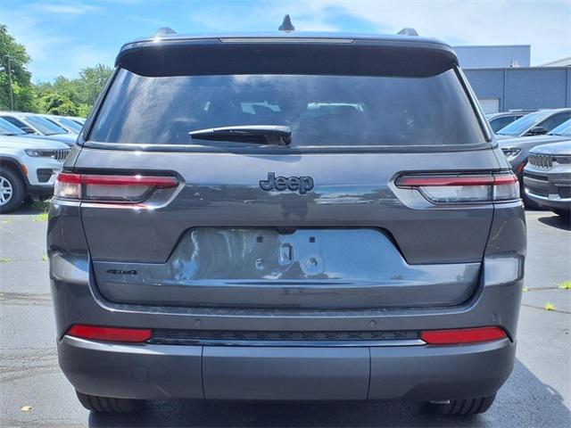 Photo of 2025 Baltic Gray Metallic Clearcoat Jeep Grand Cherokee L