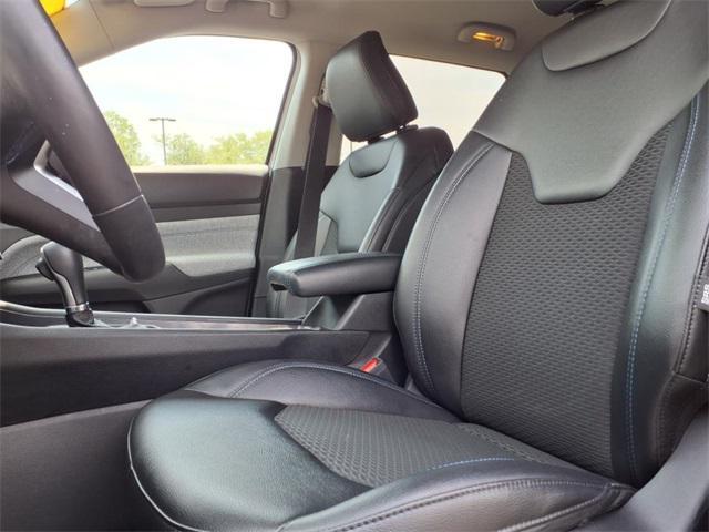 Photo of 2022 Bright White Clearcoat Jeep Compass