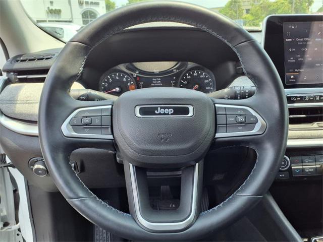 Photo of 2022 Bright White Clearcoat Jeep Compass