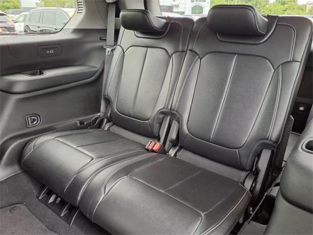 Photo of 2022 Velvet Red Pearlcoat Jeep Grand Cherokee L