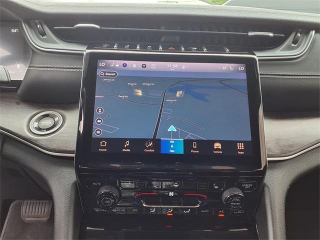 Photo of 2022 Velvet Red Pearlcoat Jeep Grand Cherokee L