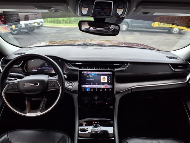 Photo of 2022 Velvet Red Pearlcoat Jeep Grand Cherokee L