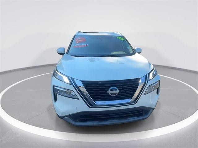 Photo of 2023 White Nissan Rogue