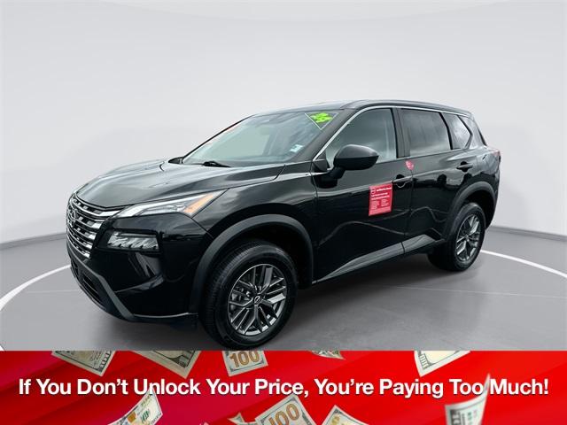 Photo of 2024 Super Black Nissan Rogue