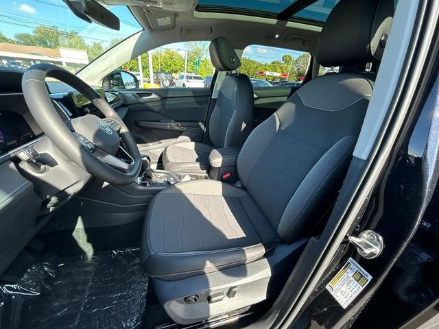 Photo of 2025 Deep Black Pearl Volkswagen Taos