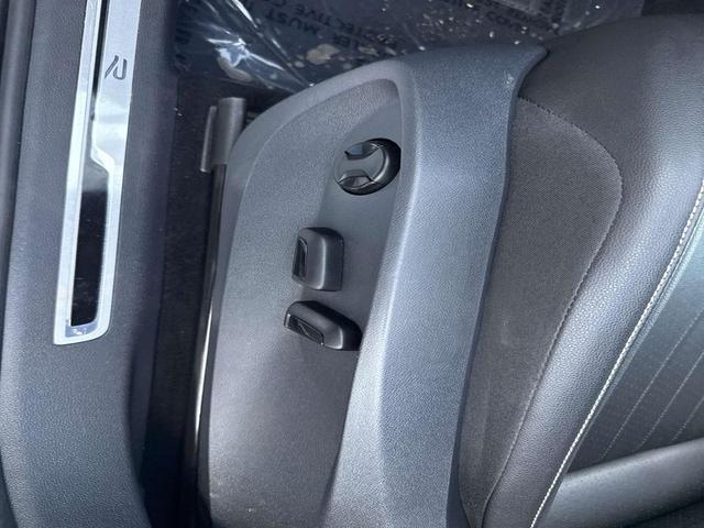 Photo of 2022 White Volkswagen Tiguan