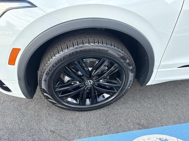 Photo of 2022 White Volkswagen Tiguan