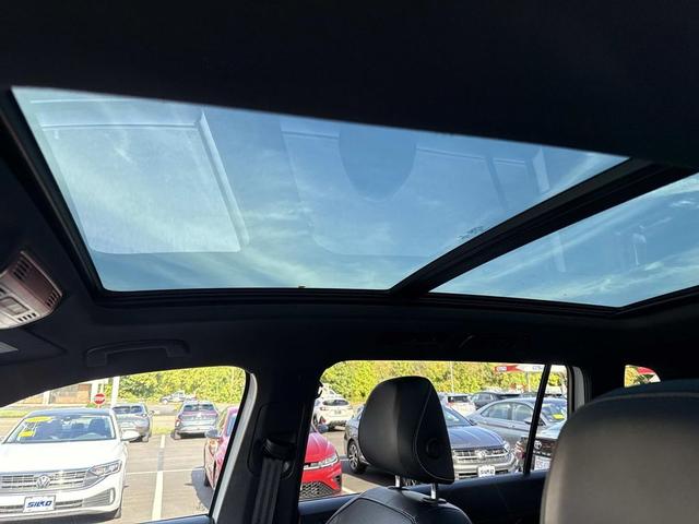 Photo of 2022 White Volkswagen Tiguan
