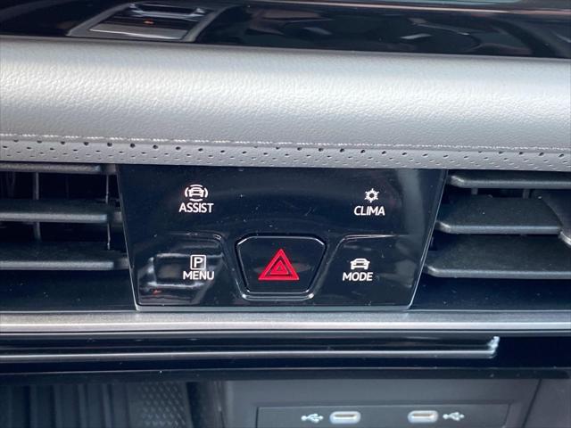 Photo of 2025 Deep Black Pearl Volkswagen Atlas