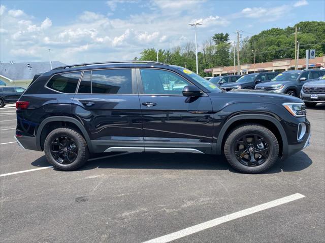 Photo of 2025 Deep Black Pearl Volkswagen Atlas