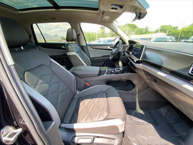 Photo of 2025 Deep Black Pearl Volkswagen Atlas