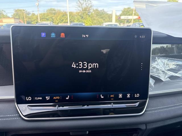 Photo of 2025 Pure White Volkswagen Tiguan