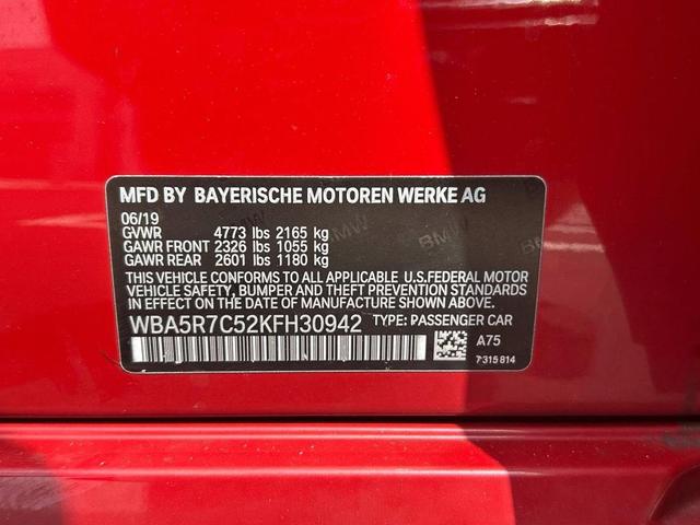 Photo of 2019 Melbourne Red Metallic BMW 330