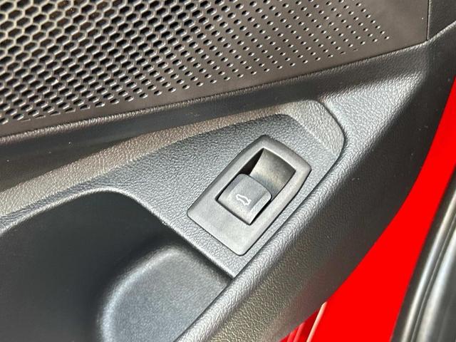 Photo of 2019 Melbourne Red Metallic BMW 330