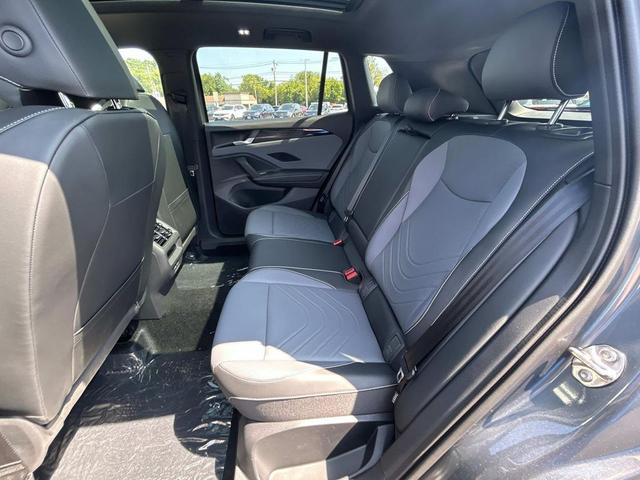 Photo of 2025 Platinum Gray Metallic Volkswagen Tiguan
