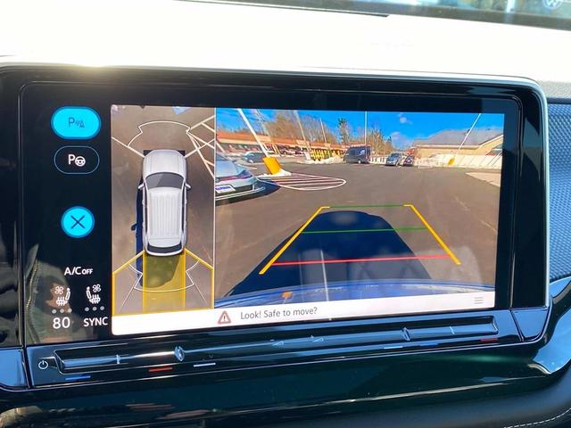 Photo of 2025 Silver Mist Metallic Volkswagen Atlas Cross Sport