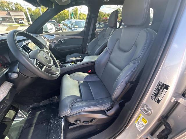 Photo of 2022 Bright Silver Metallic Volvo XC90