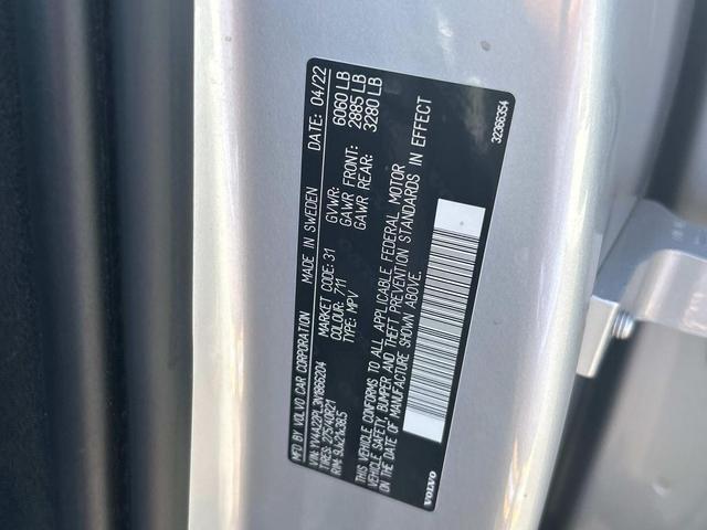 Photo of 2022 Bright Silver Metallic Volvo XC90