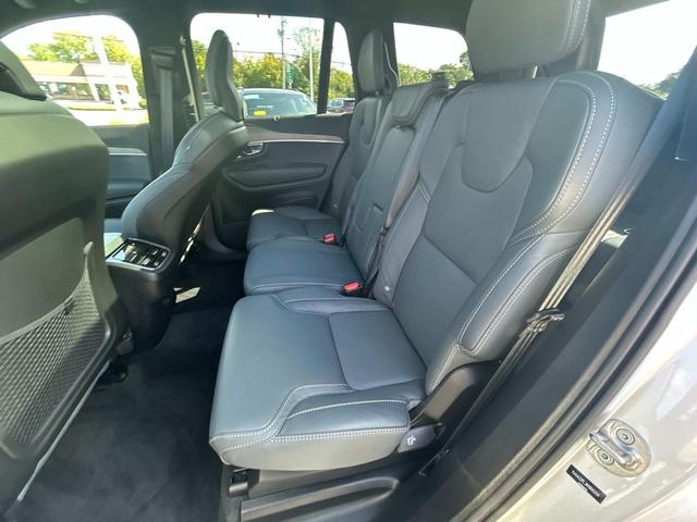 Photo of 2022 Bright Silver Metallic Volvo XC90