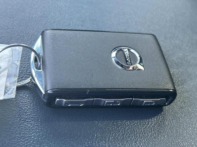 Photo of 2022 Bright Silver Metallic Volvo XC90