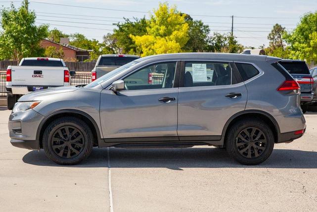 Photo of 2017 Gun Metallic Nissan Rogue