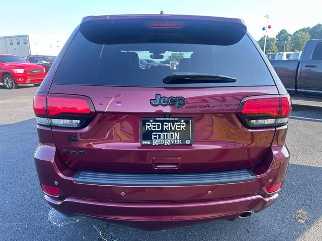 Photo of 2019 Velvet Red Pearlcoat Jeep Grand Cherokee
