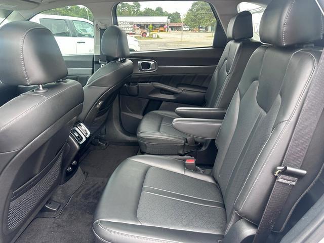 Photo of 2022 Wolf Gray Kia Sorento